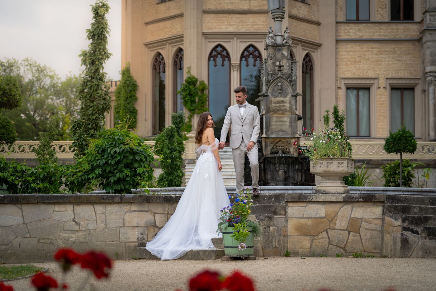 Brautpaar auf der Schlossterrasse – Hochzeitsfotograf Allan, Berlin & Brandenburg